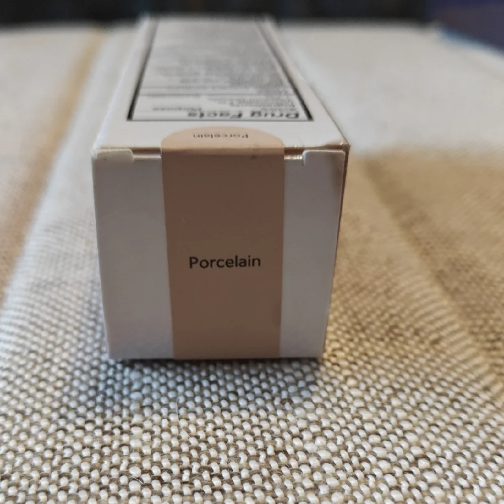 No7 Restore & Renew Serum Foundation - Porcelain